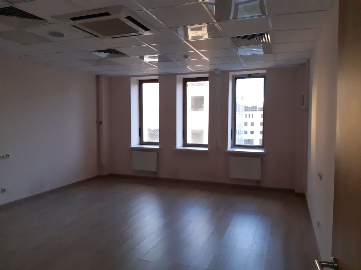 Строение 1, этаж 5, офис 1025,9 м2